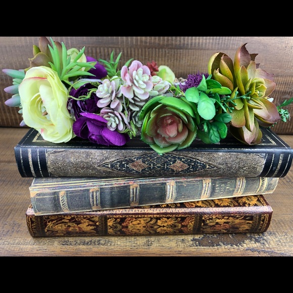 Handmade succulent crown with LED
